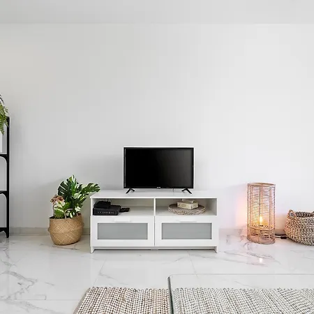 Couple's Nest Studio-5min Walk To Marina Appartement